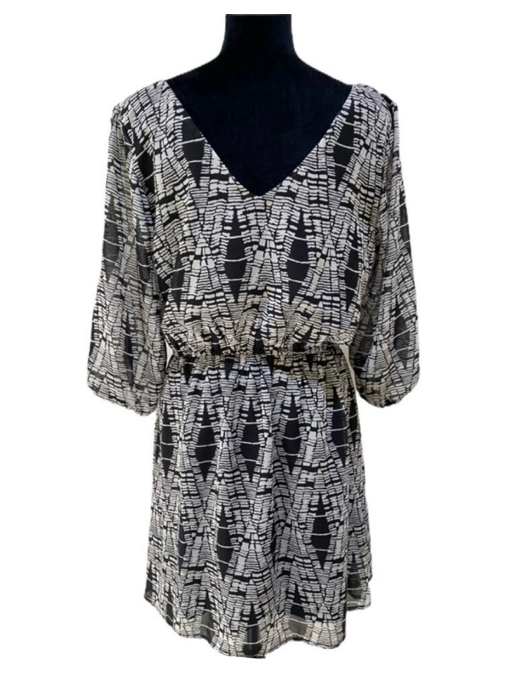 BeBop size large Black and White Printed V-Neck Dress